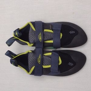 EVOLV Defy Blue Mountain Rock Climbing Athletic Shoes